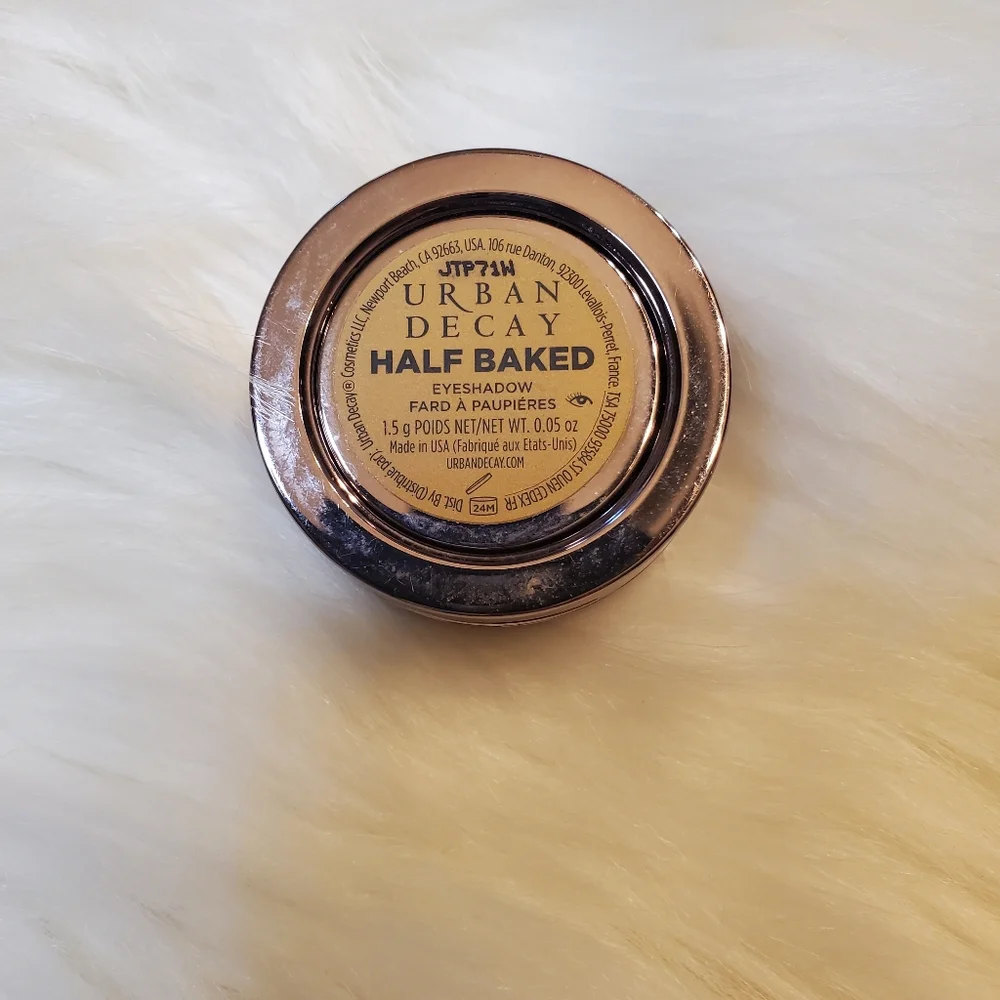 BUNDLE- Benefit Mini Mascara- Black & Urban Decay Single Eyeshadow- Half Baked